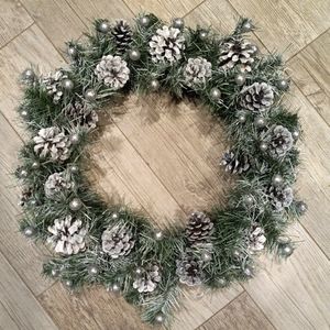 Silvery Winter Wreath